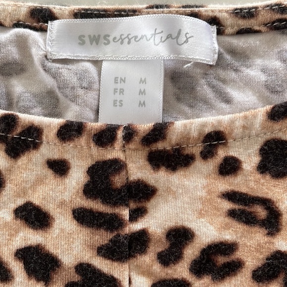 LEOPARD PRINT CROP TOP - Picture 2 of 5